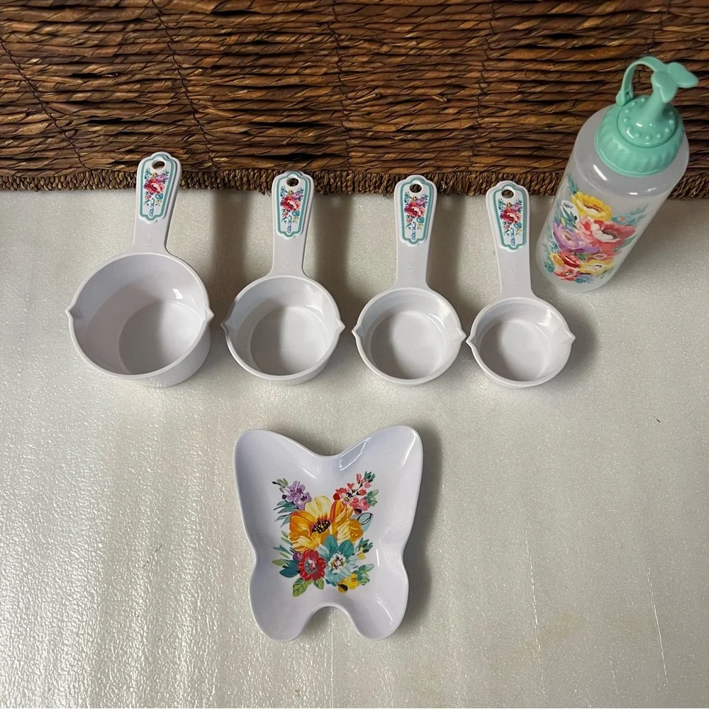 Pioneer Woman Spring Bouquet Set: Measuring Cups, Spoon Rest, Squeeze Bottle
